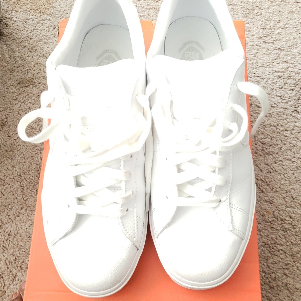 WHITE LEATHER LOW TOP NIKE